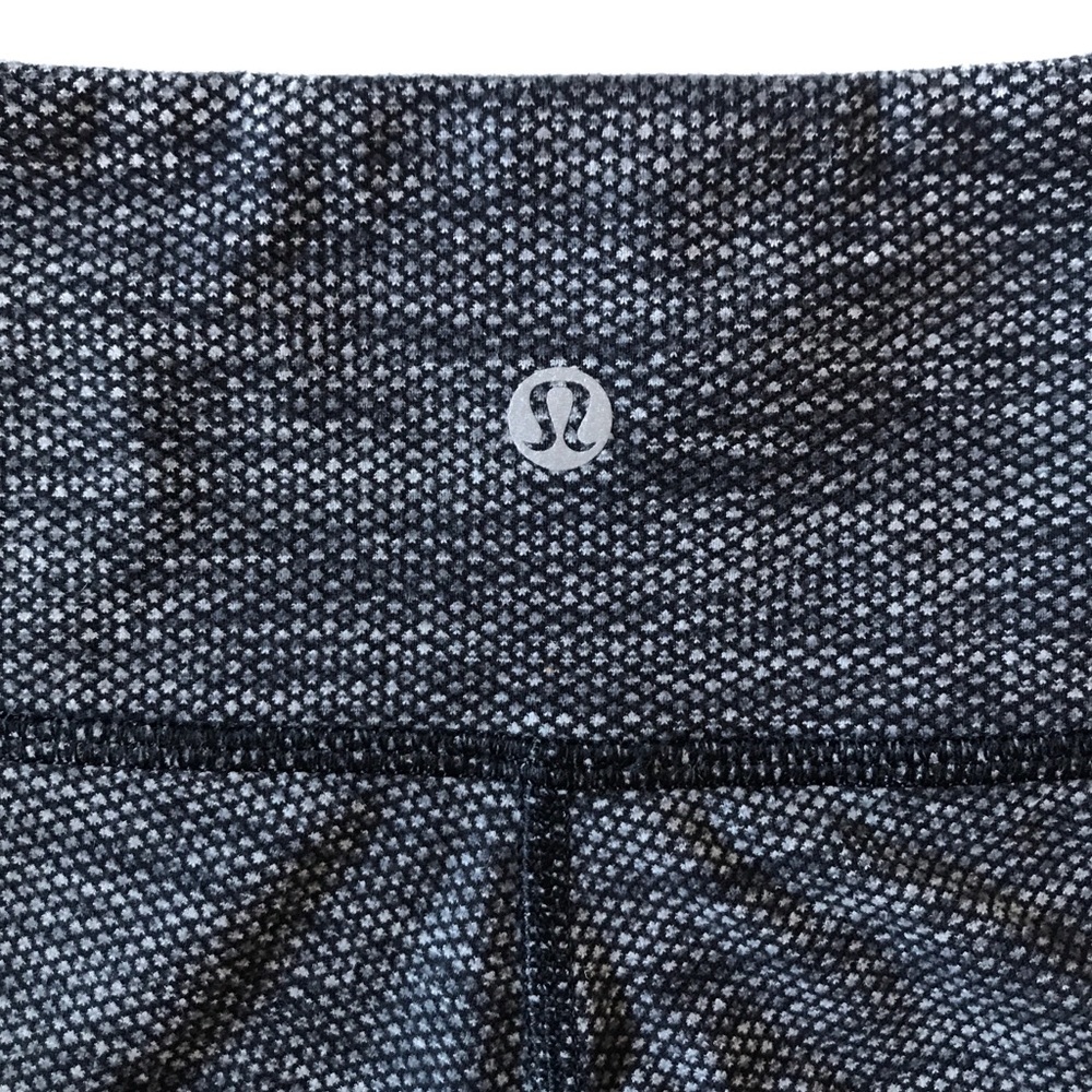 SOLD Lululemon Wunder Under Crop Diamond Jacquard - Picture 5 of 7